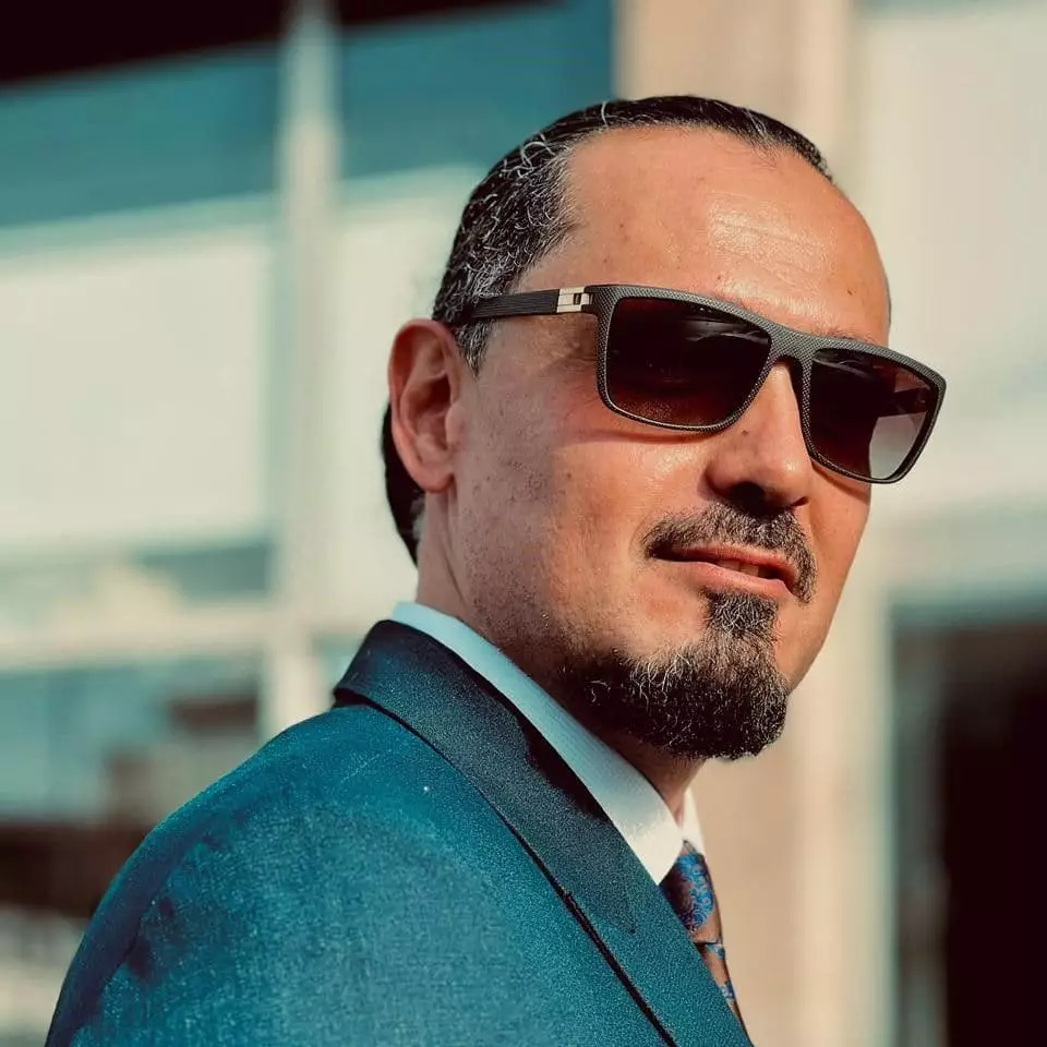 An image without an alt, whoops